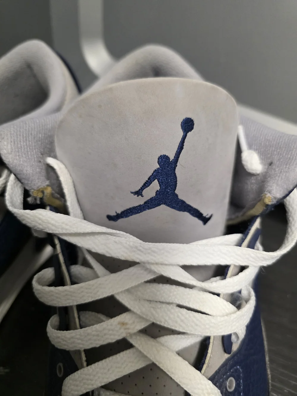 Jordan Men's Navy Blue and Light Gray Retro Basketball Sneakers